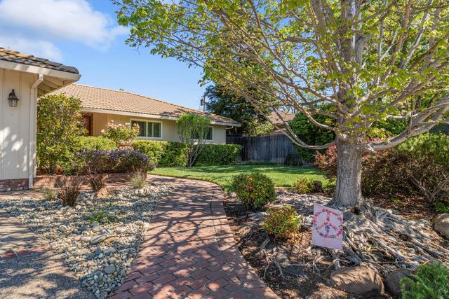 6209 Saint James Dr, Carmichael, CA 95608