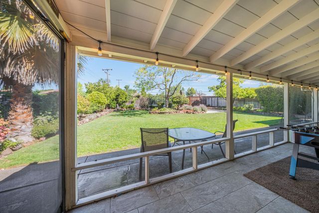 6209 Saint James Dr, Carmichael, CA 95608