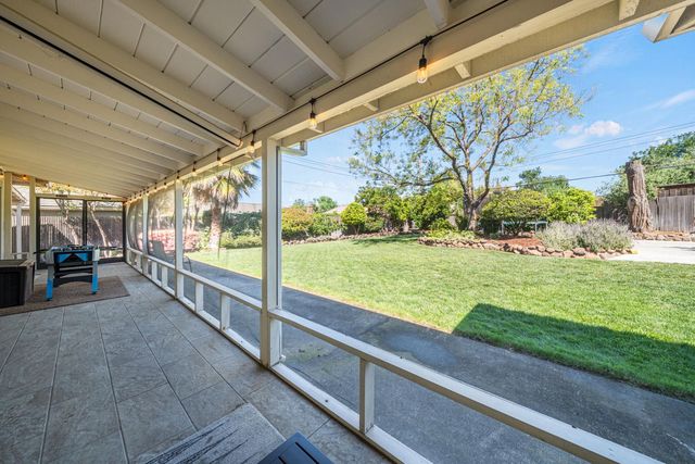 6209 Saint James Dr, Carmichael, CA 95608