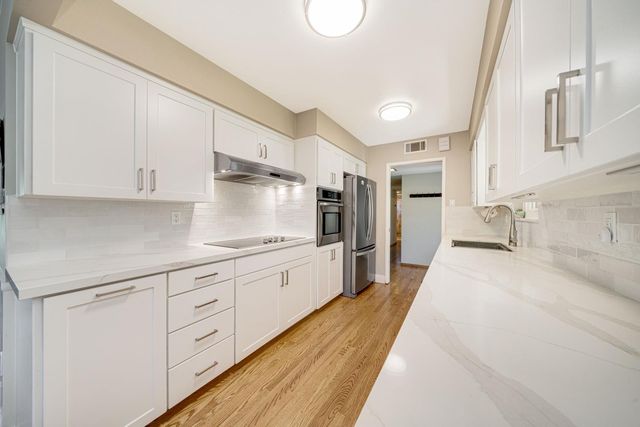 6209 Saint James Dr, Carmichael, CA 95608