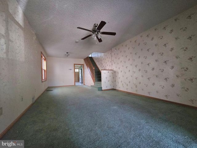 820 DIVISION ST, Gloucester City, NJ 08030