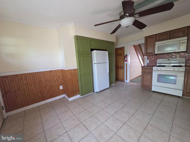 820 DIVISION ST, Gloucester City, NJ 08030