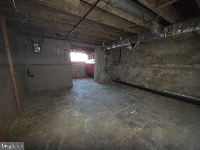 820 DIVISION ST, Gloucester City, NJ 08030
