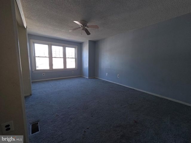 820 DIVISION ST, Gloucester City, NJ 08030