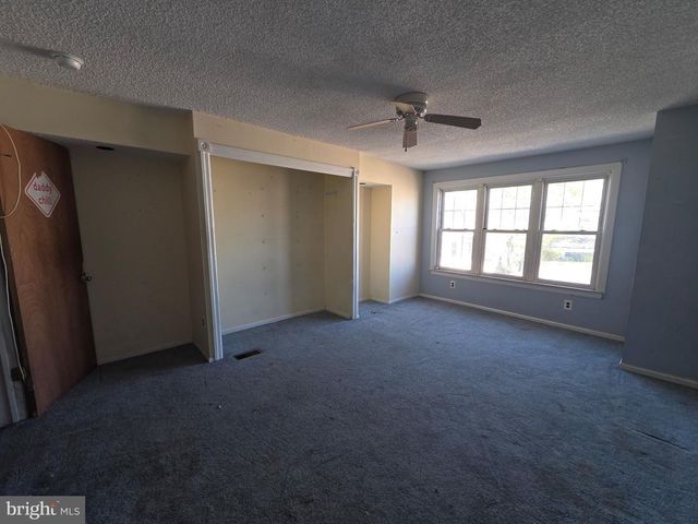 820 DIVISION ST, Gloucester City, NJ 08030