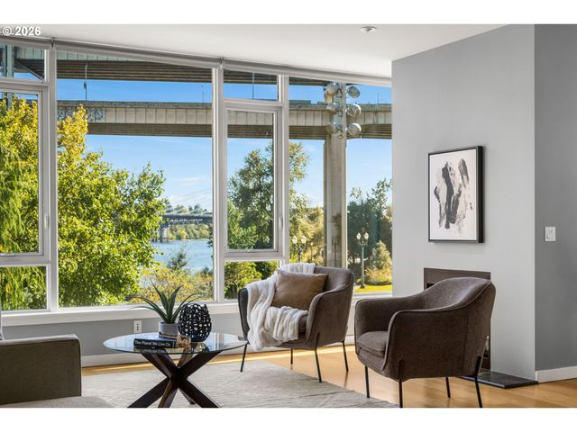 1920 S RIVER Dr 202, Portland, OR 97201