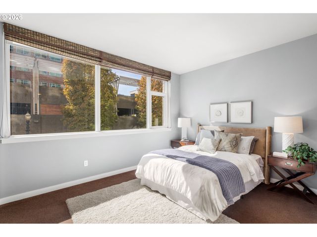 1920 S RIVER Dr 202, Portland, OR 97201