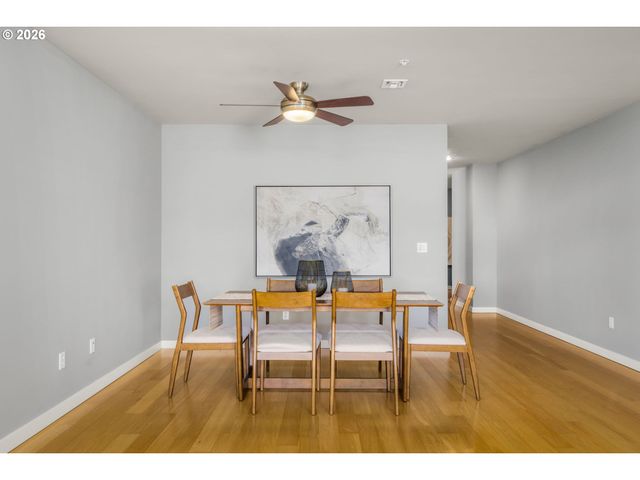 1920 S RIVER Dr 202, Portland, OR 97201