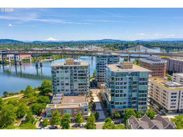 1920 S RIVER Dr 202, Portland, OR 97201