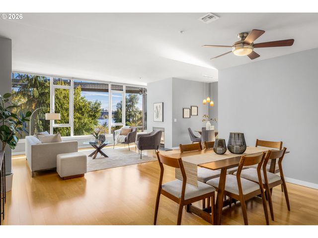 1920 S RIVER Dr 202, Portland, OR 97201