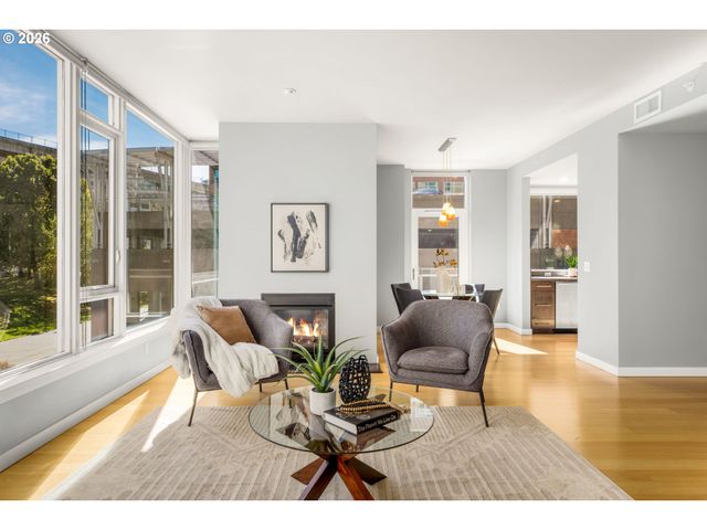 1920 S RIVER Dr 202, Portland, OR 97201