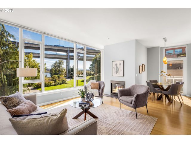 1920 S RIVER Dr 202, Portland, OR 97201