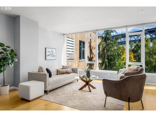 1920 S RIVER Dr 202, Portland, OR 97201
