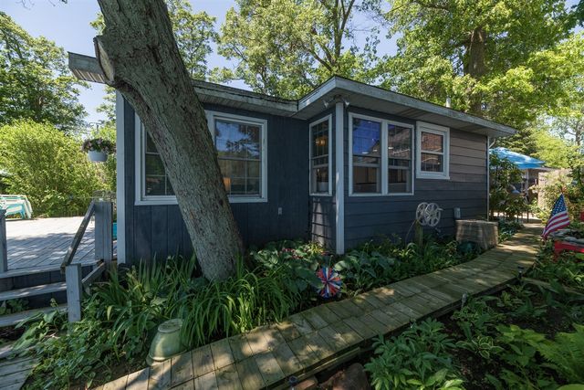 34453 Edgewater Drive, Paw Paw, MI 49079