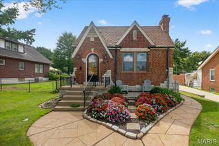 25 Saint Charles Place, St Louis, MO 63119