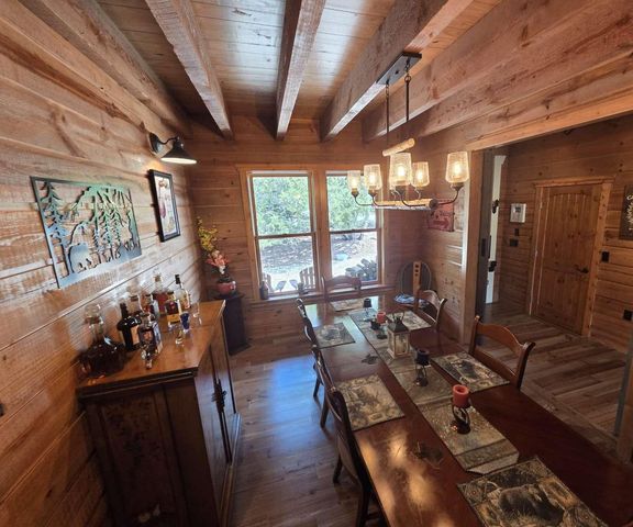 1039 Coventry RD, Spicewood, TX 78669