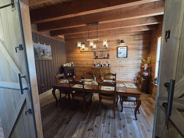 1039 Coventry RD, Spicewood, TX 78669