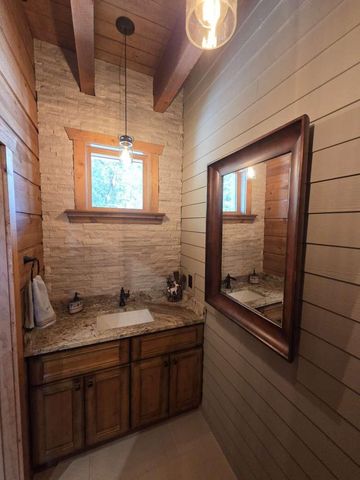 1039 Coventry RD, Spicewood, TX 78669