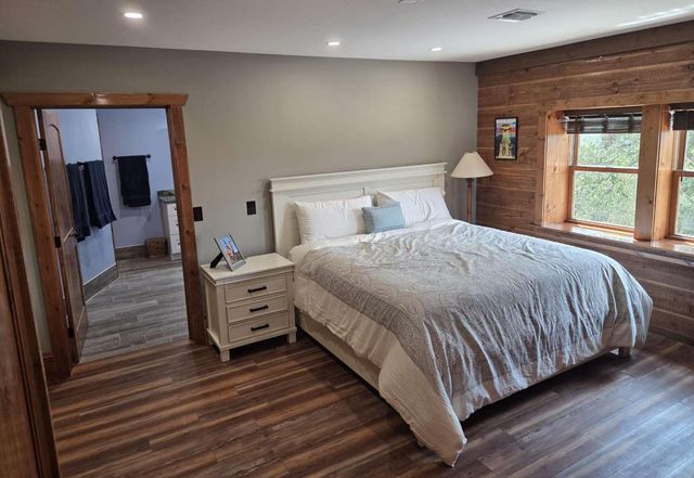 1039 Coventry RD, Spicewood, TX 78669