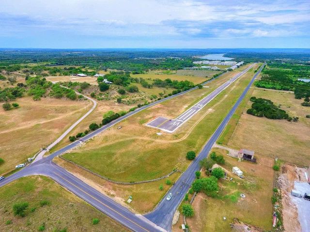 1039 Coventry RD, Spicewood, TX 78669