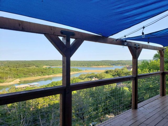 1039 Coventry RD, Spicewood, TX 78669