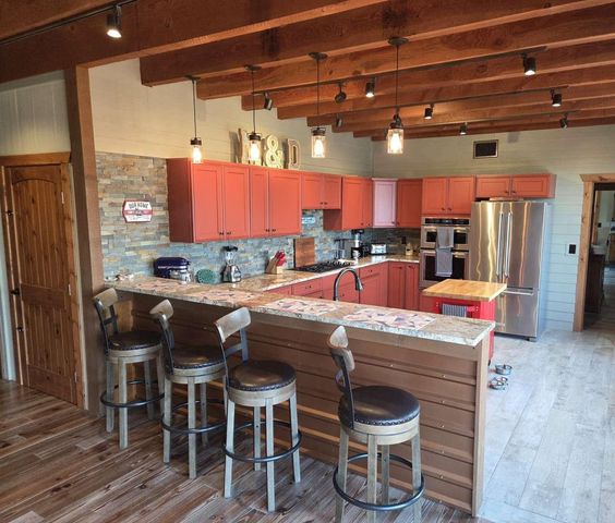 1039 Coventry RD, Spicewood, TX 78669