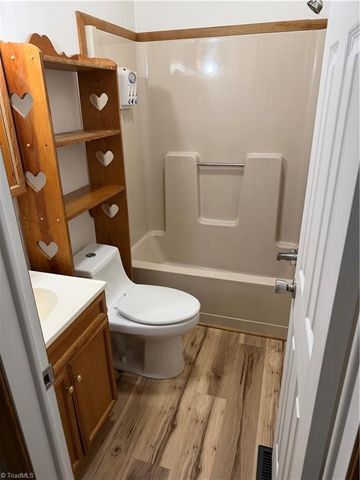 3724 Fall Creek School Road, East Bend, NC 27018