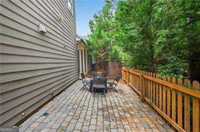 1976 Boyd Trace Lane, Atlanta, GA 30318