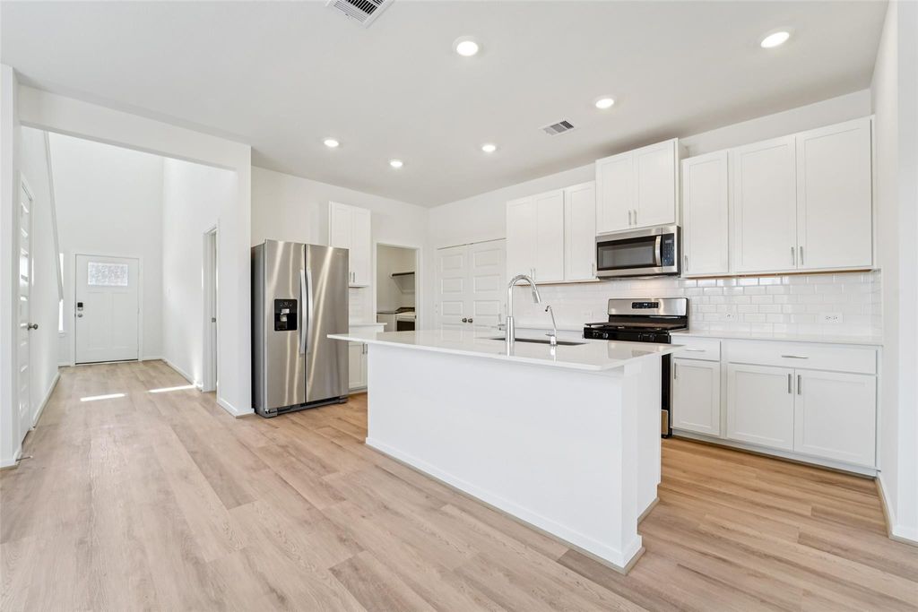 2322 Pioneer Landing Lane, Crosby, TX 77532