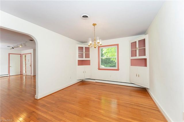 3155 Briarcliffe Road, Winston-salem, NC 27106