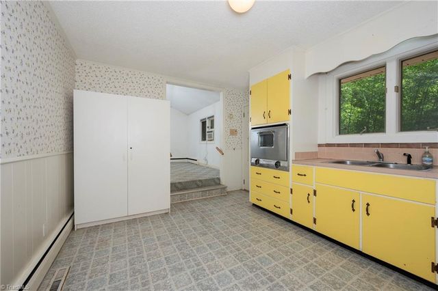 3155 Briarcliffe Road, Winston-salem, NC 27106