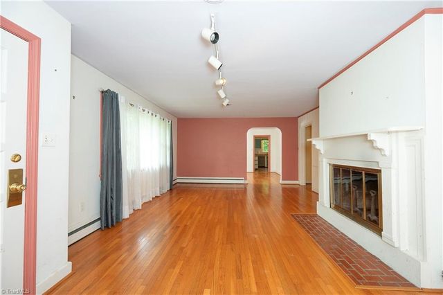 3155 Briarcliffe Road, Winston-salem, NC 27106