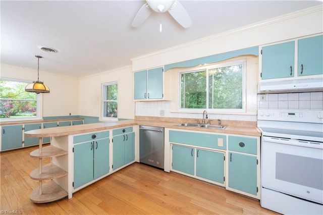 3155 Briarcliffe Road, Winston-salem, NC 27106