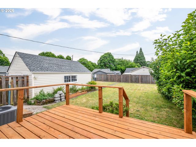 527 24TH Ave, Longview, WA 98632