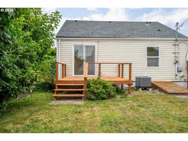 527 24TH Ave, Longview, WA 98632
