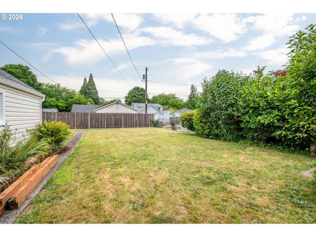 527 24TH Ave, Longview, WA 98632