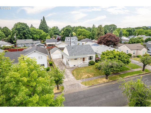 527 24TH Ave, Longview, WA 98632
