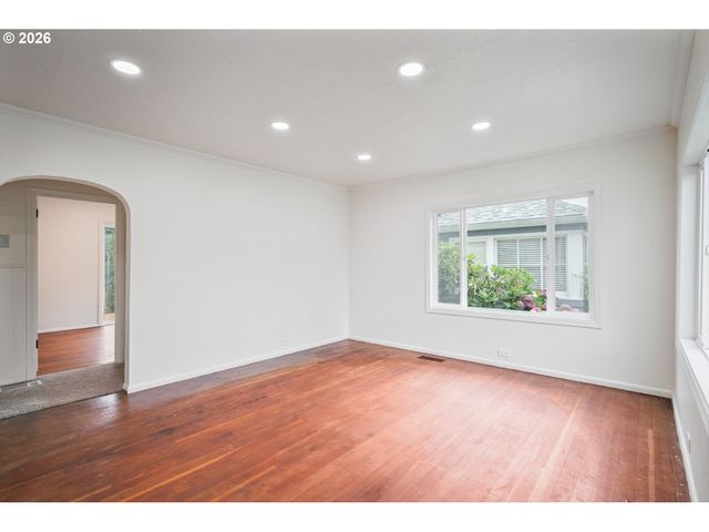 527 24TH Ave, Longview, WA 98632