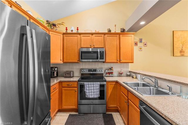 905 Pelican Lane, Clemmons, NC 27012
