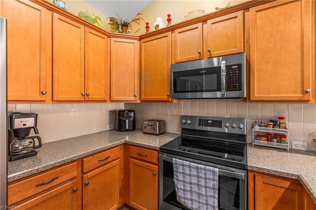 905 Pelican Lane, Clemmons, NC 27012