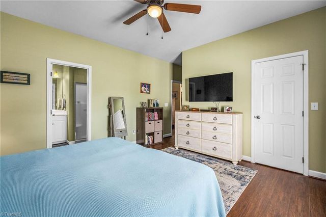 905 Pelican Lane, Clemmons, NC 27012