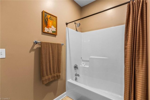 905 Pelican Lane, Clemmons, NC 27012