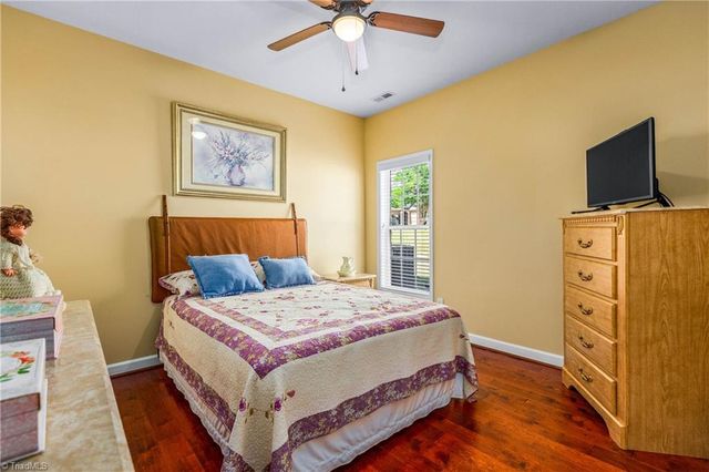 905 Pelican Lane, Clemmons, NC 27012