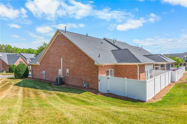 905 Pelican Lane, Clemmons, NC 27012