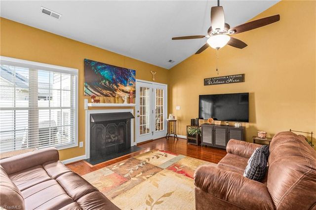 905 Pelican Lane, Clemmons, NC 27012