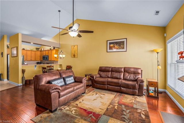905 Pelican Lane, Clemmons, NC 27012