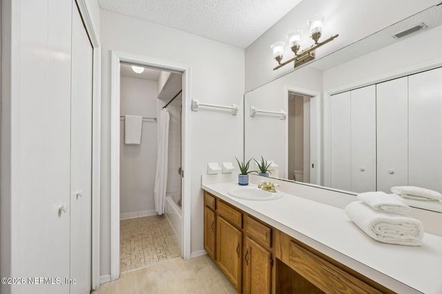 1879 OAK WATER Drive, Jacksonville, FL 32225