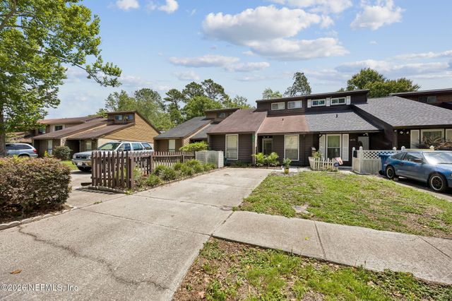 1879 OAK WATER Drive, Jacksonville, FL 32225