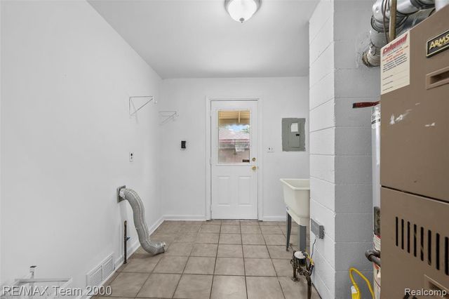 12846 Georgiana Avenue, Warren, MI 48089