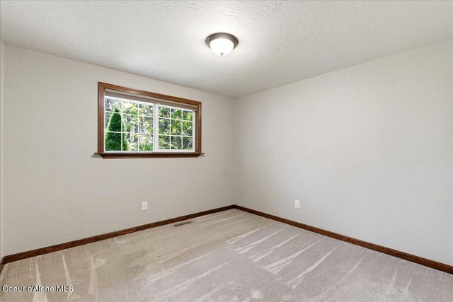 4761 E Woodland DR, Post Falls, ID 83854